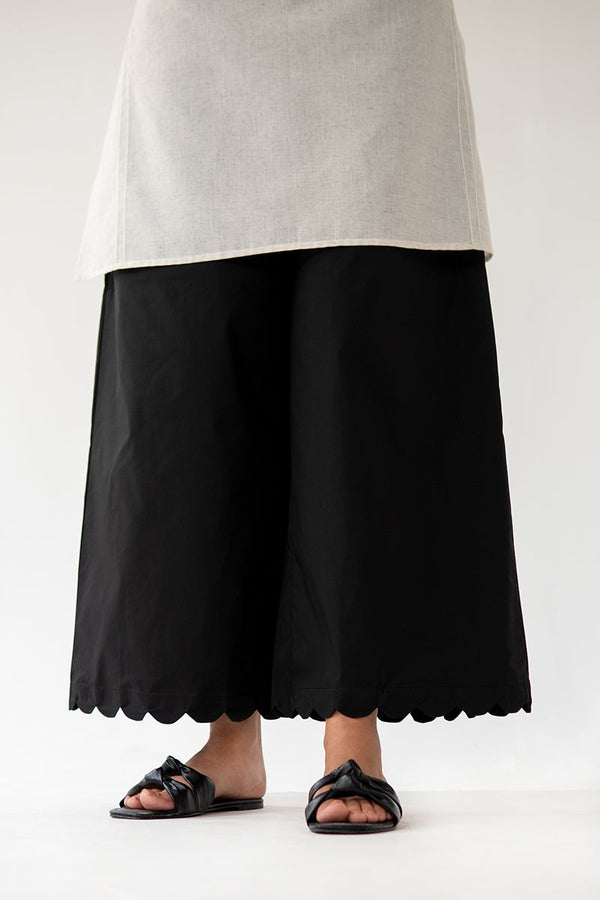 Cambric Black Scallop Ijaar